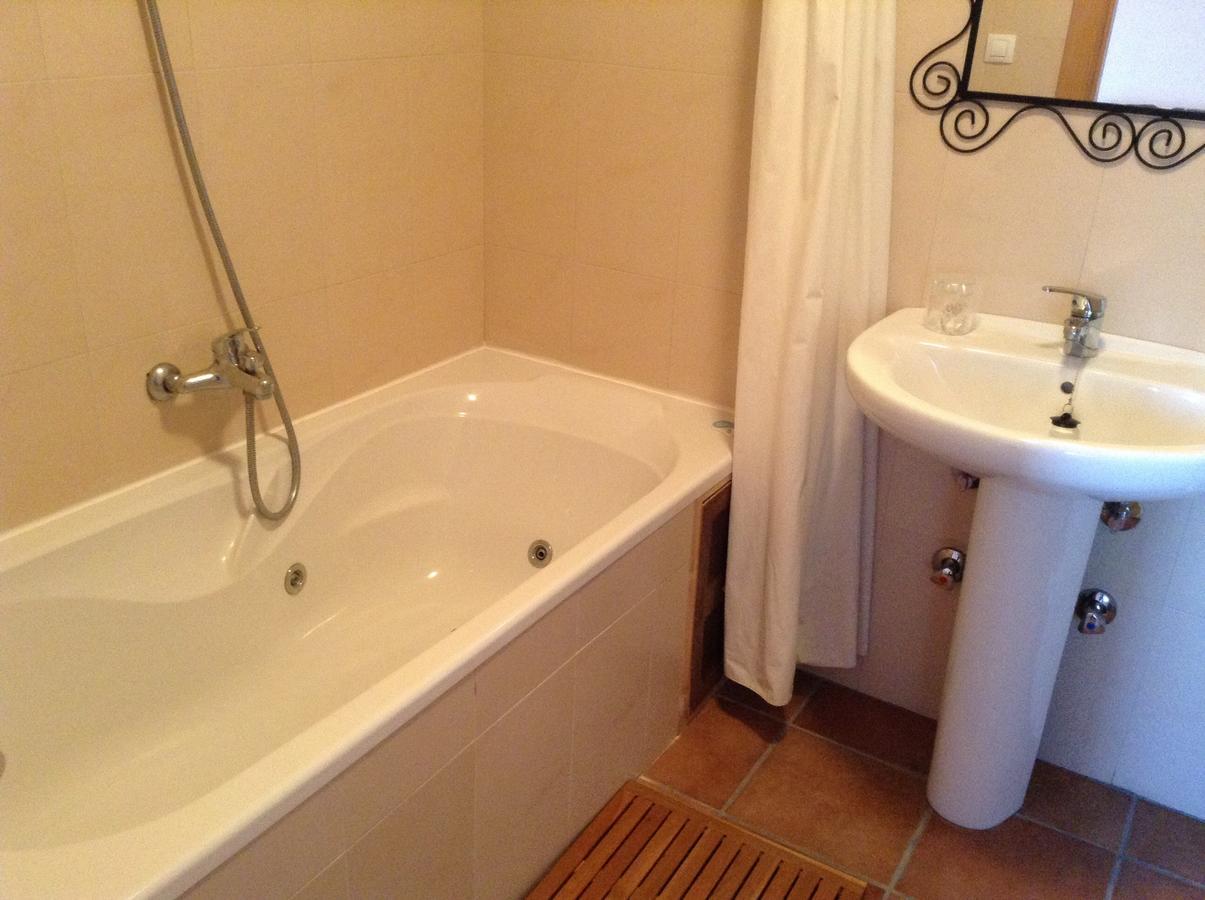 Hostal Camino Del Perdon Uterga Ngoại thất bức ảnh